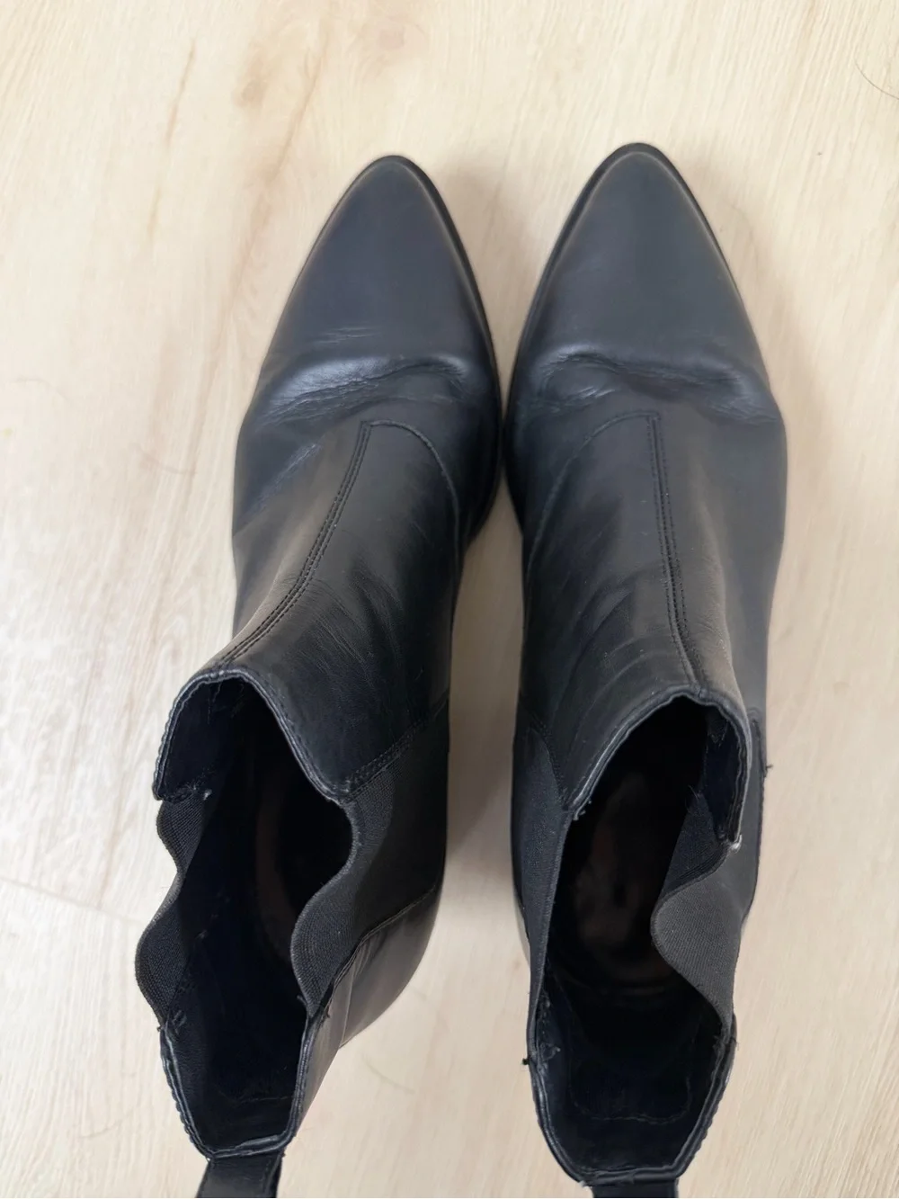 Vagabond Black Leather Marja Chelsea Boots